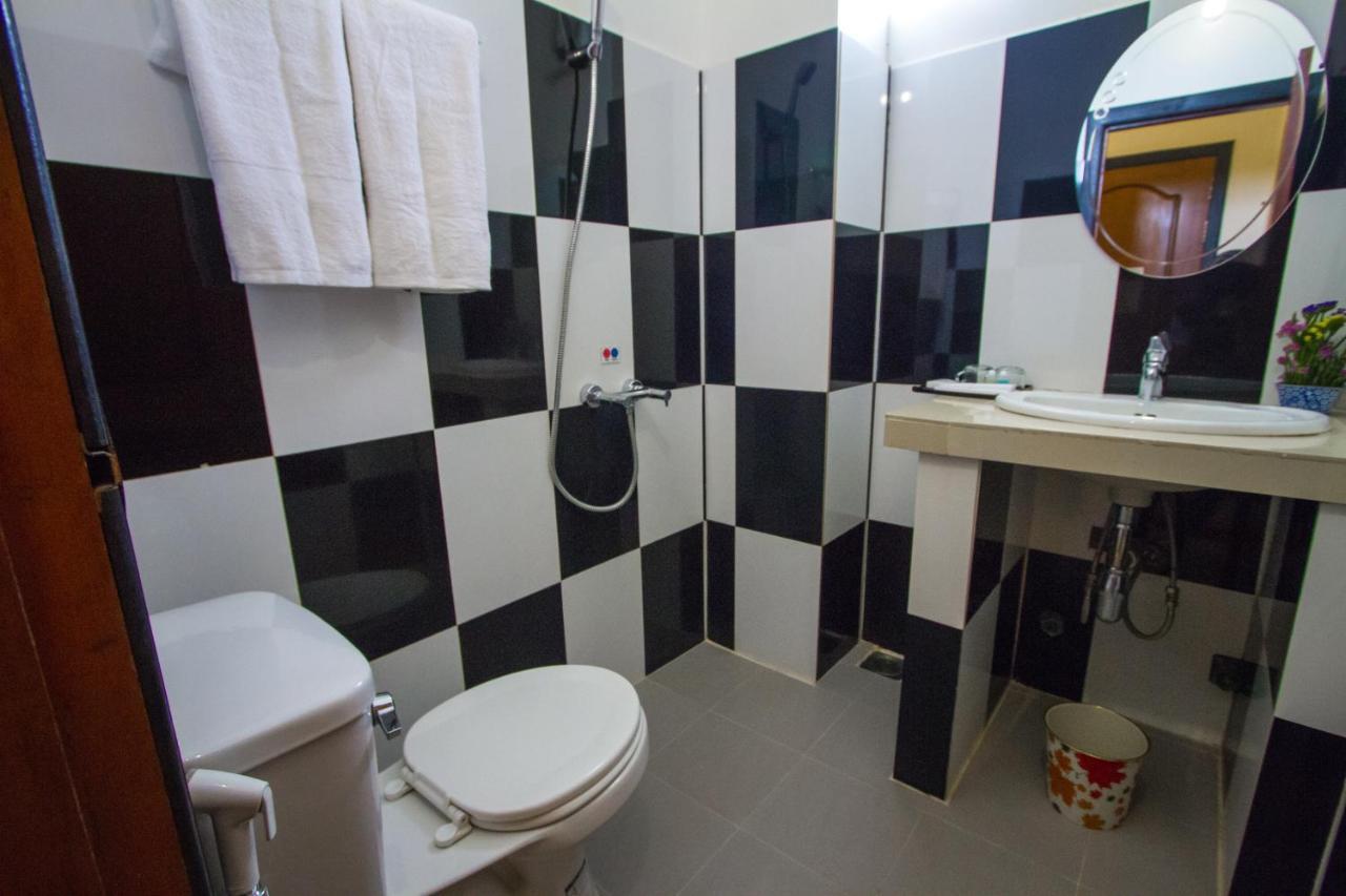 Botoum Hotel Sisophon Habitación foto